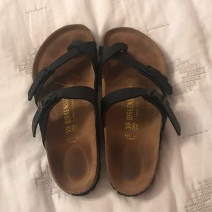 black toestrap birkenstocks
